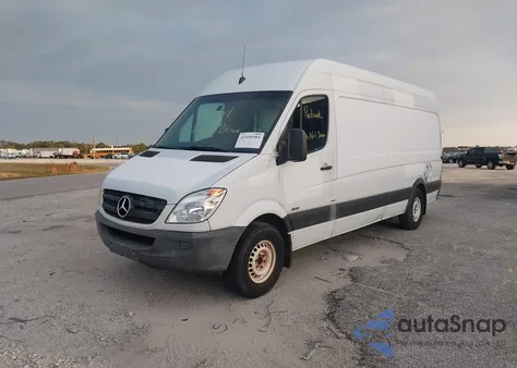 2011 Mercedes-Benz Sprinter 2500 High Roof из США, поврежденный, VIN WD3PE8CB4B5560308